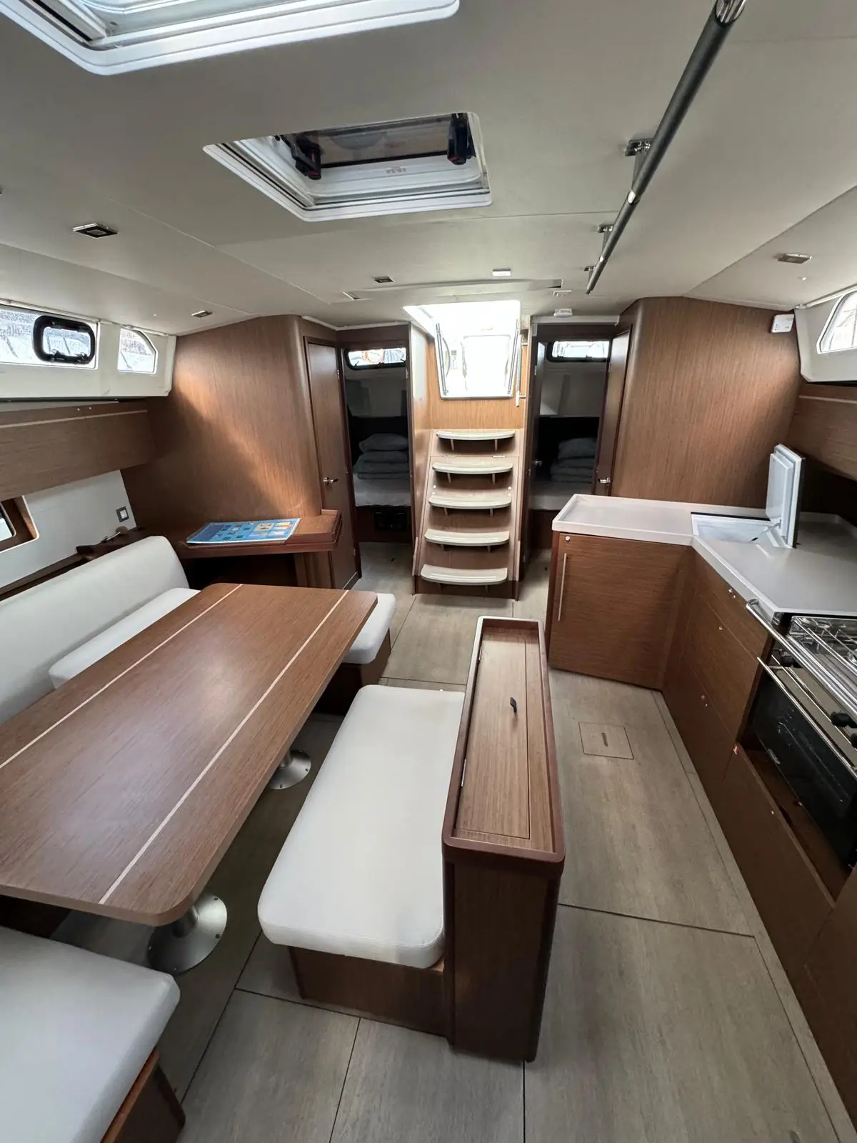 Artemis, photograph 12