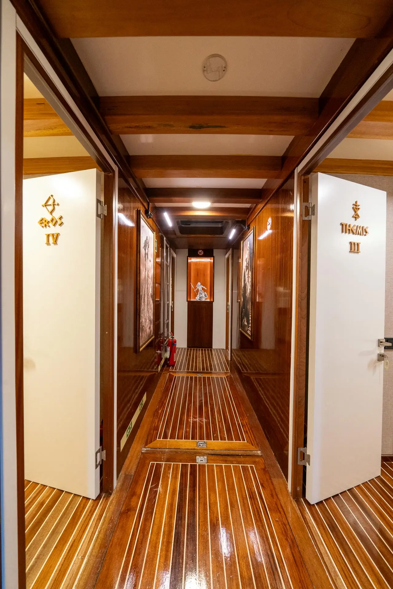 Premium, photograph 179