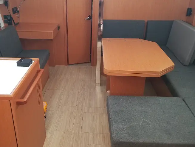 Fiesta, Interior image