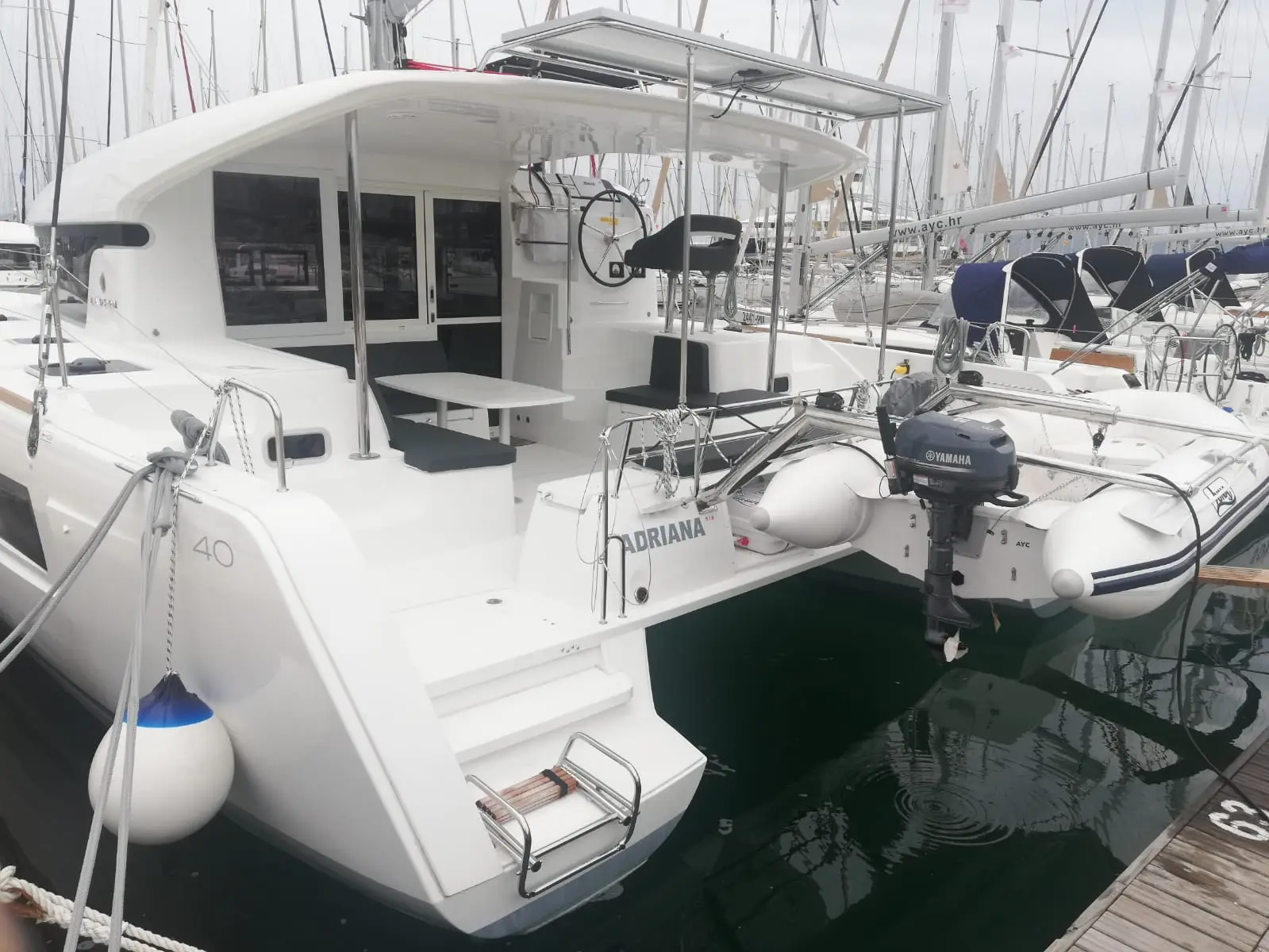 Adriana, Lagoon 40