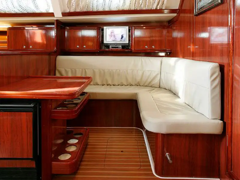 Alexandros (58.4), Interior image