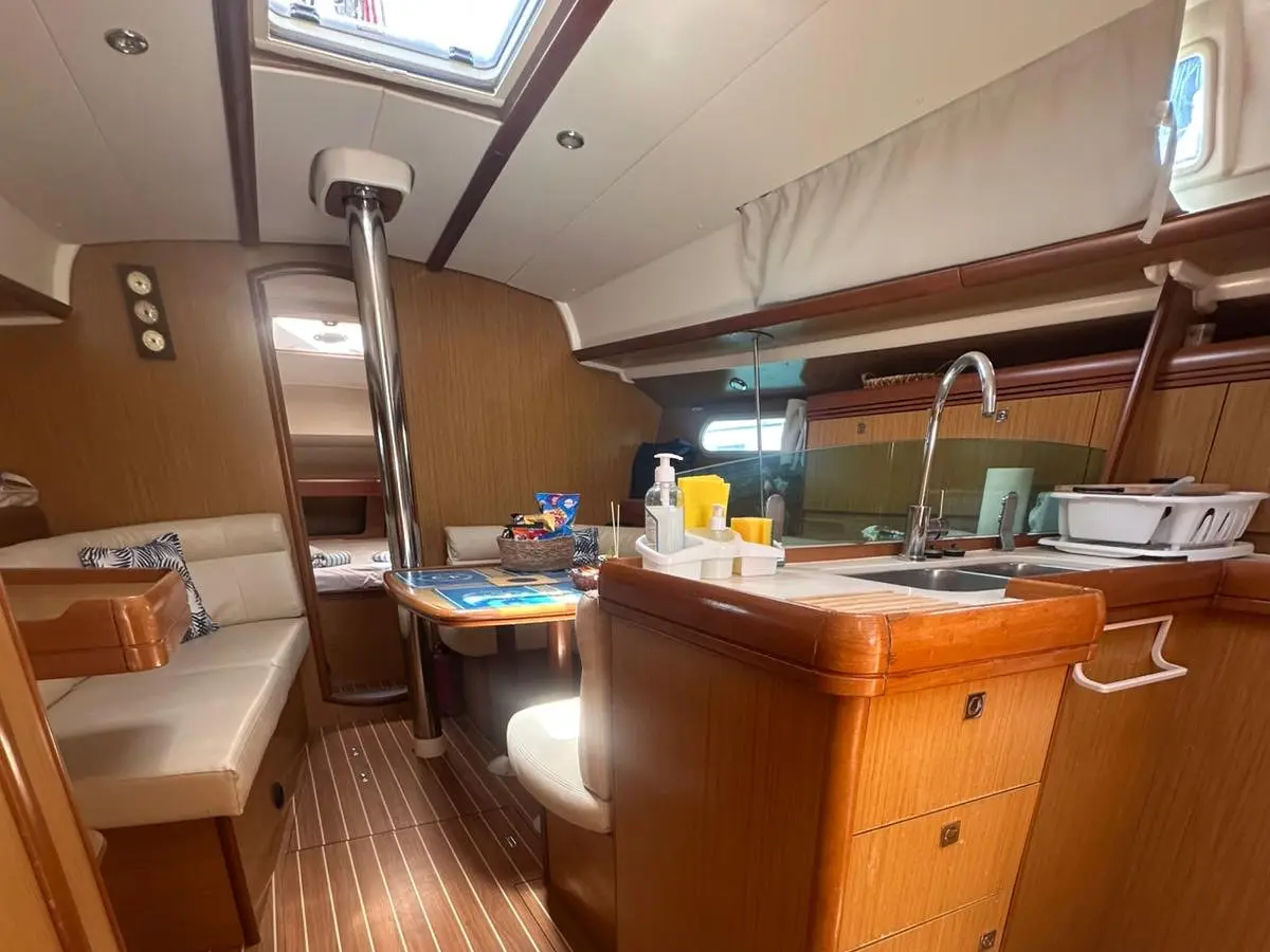 Steelbird I, Interior image