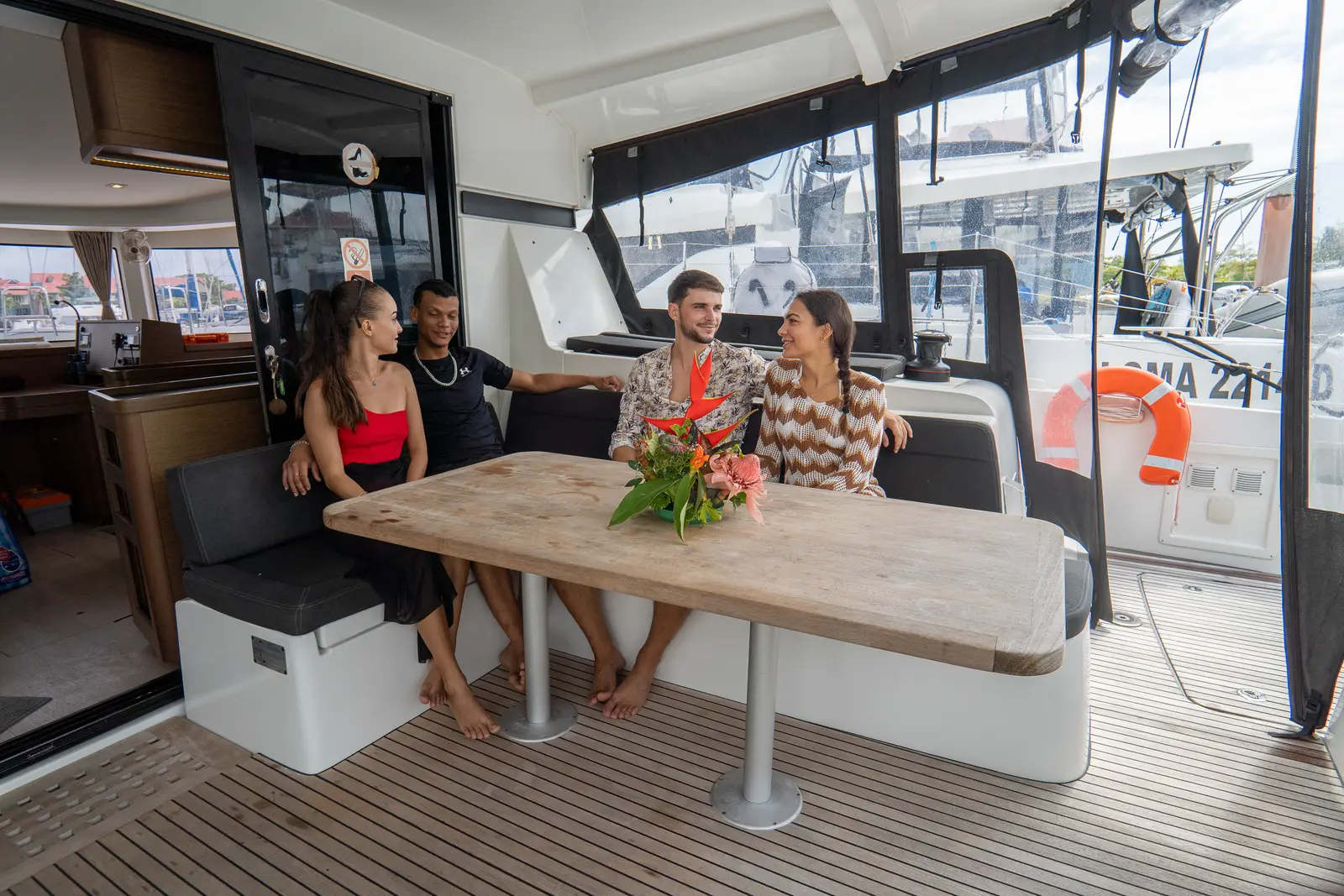 Pazzona II, back saloon