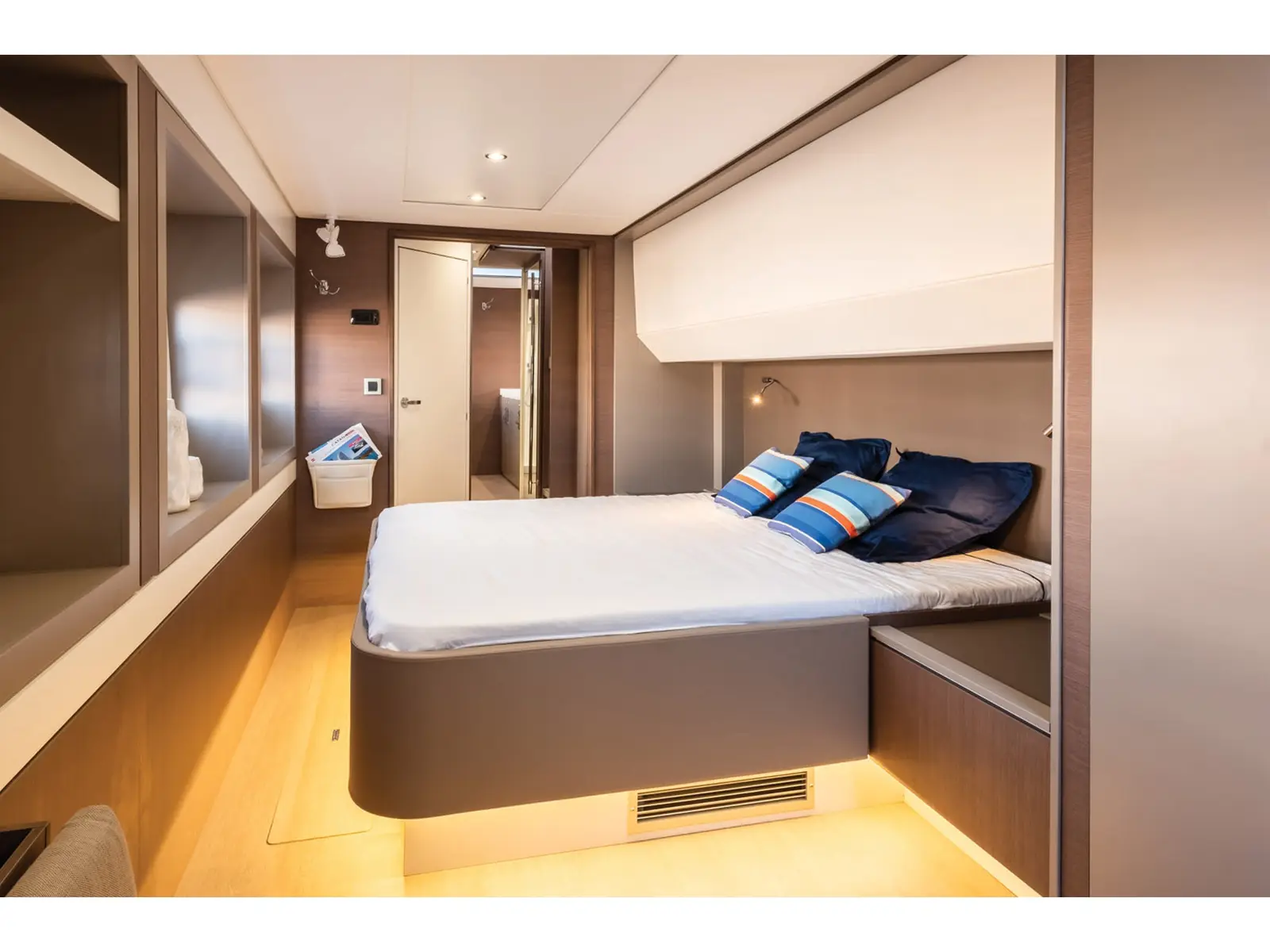 Poseidon, Interior image