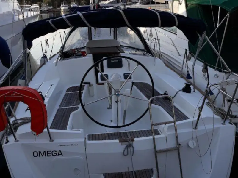 Omega, foto 2