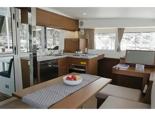 ANEMONE, Interior image