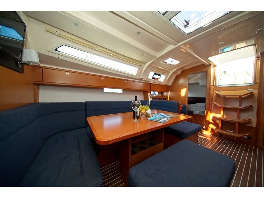 MH 66, Interior image