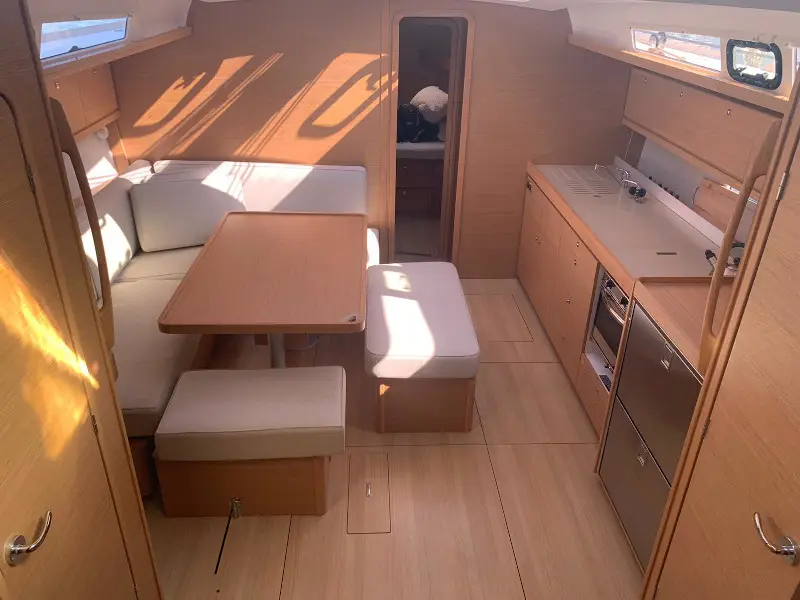 Wonder Planet, Interior image