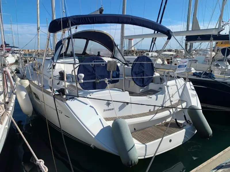 Xenia, Sun Odyssey 39i