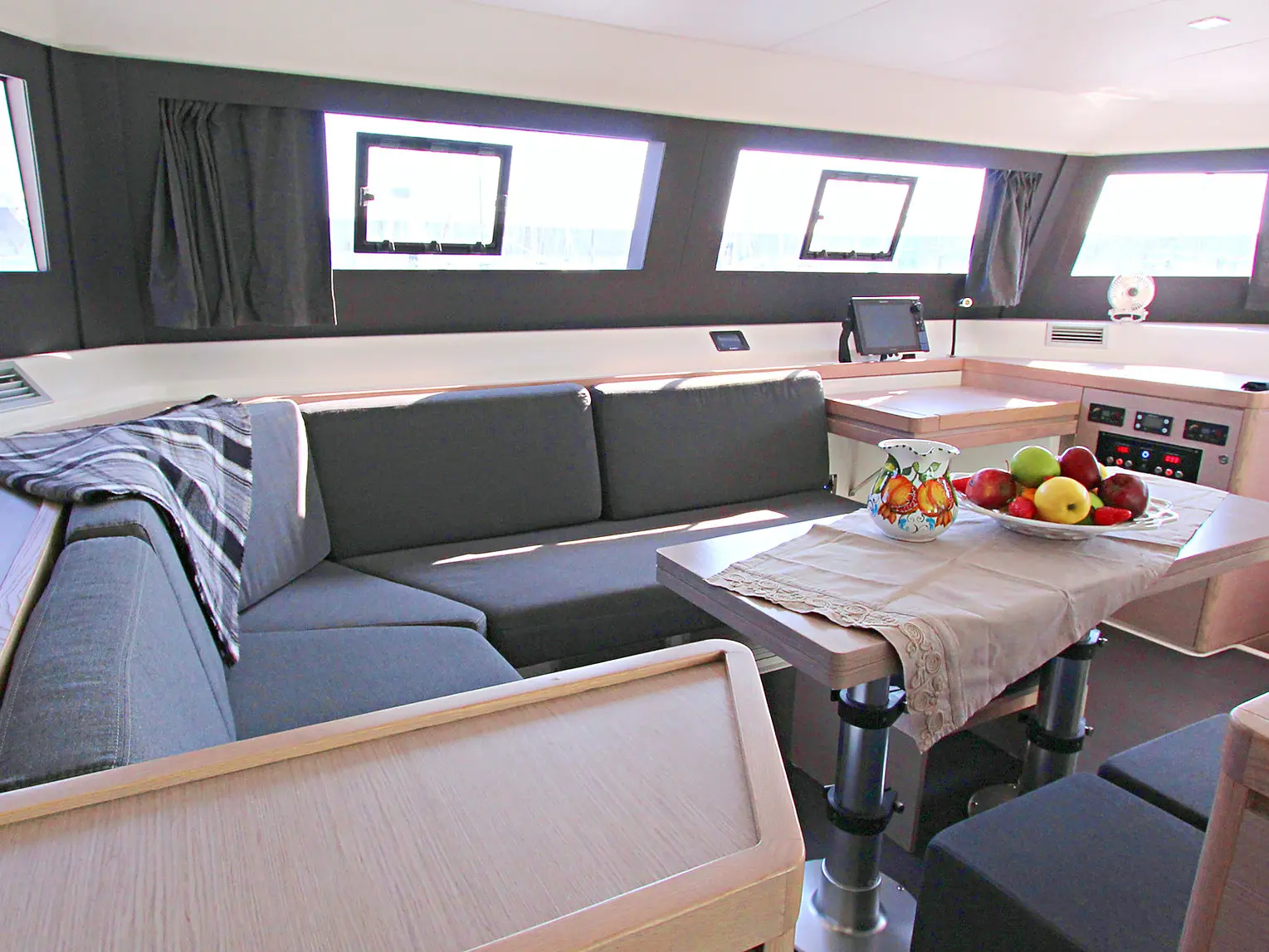 Lublu, Interior image