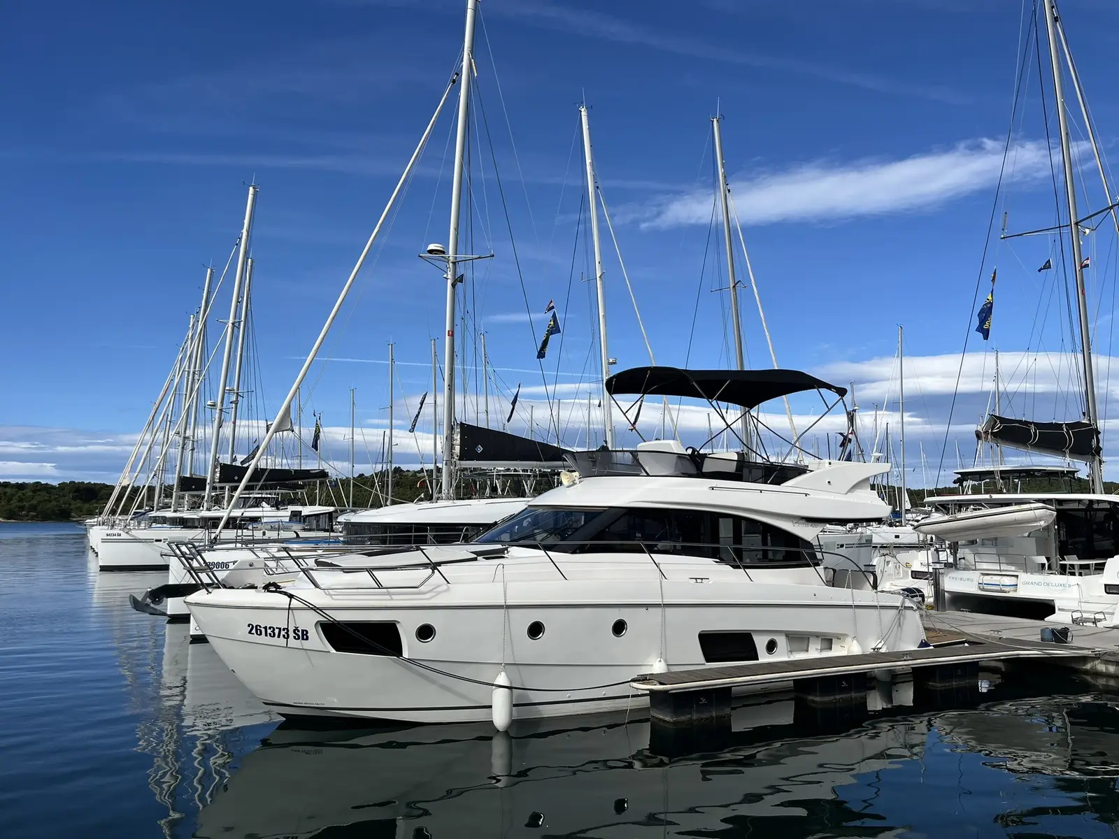 CAPTAIN BLUE, Main image