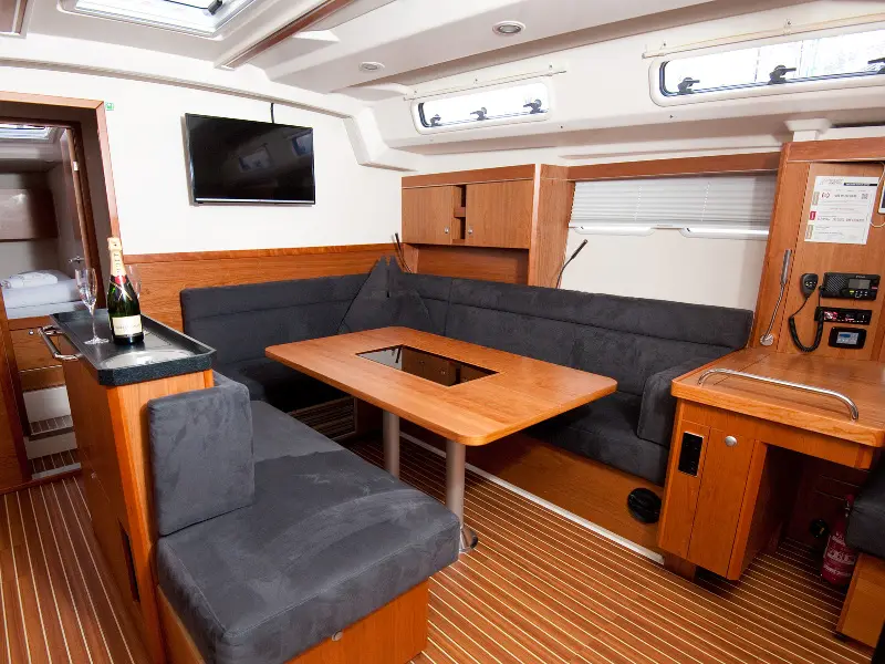 FURIA, Interior image