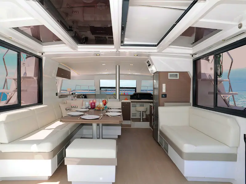 Summertime (WM, Inverter), Interior image