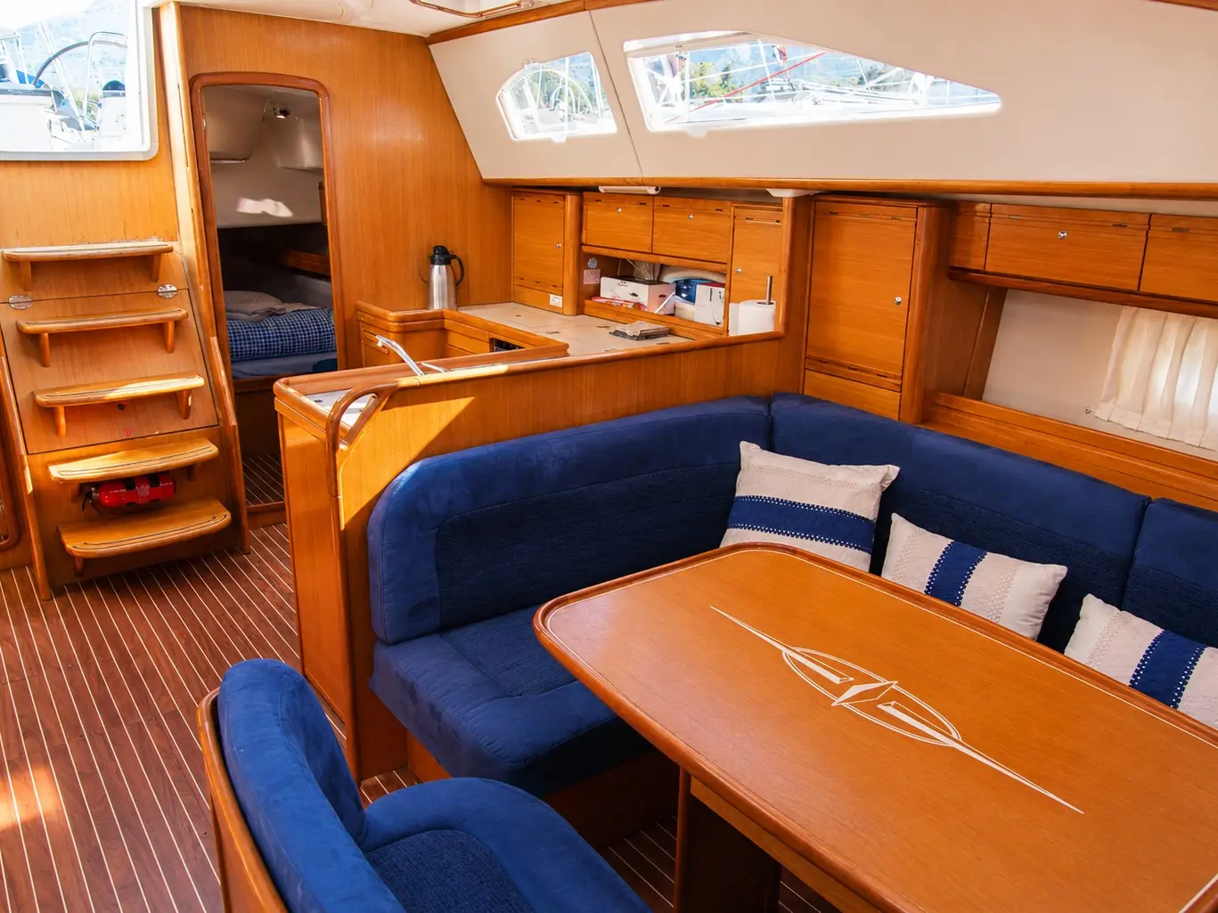 Astra, Interior image