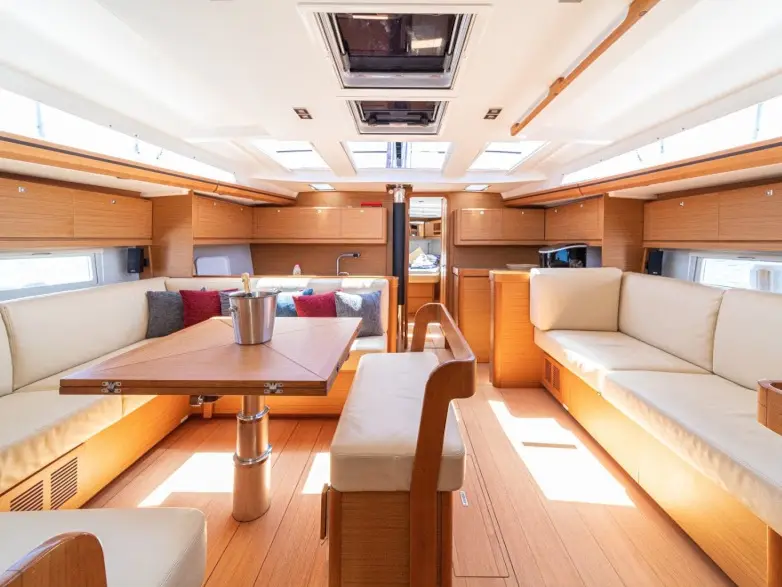 ZEPHYRUS, Interior image