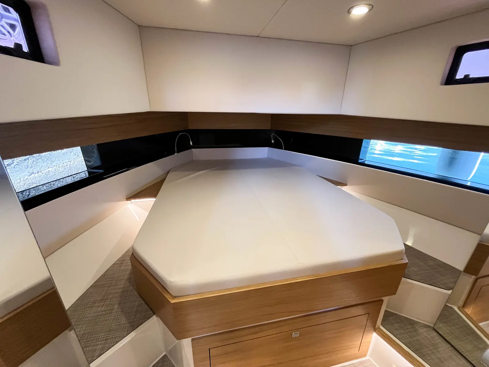Eragon, Interior image