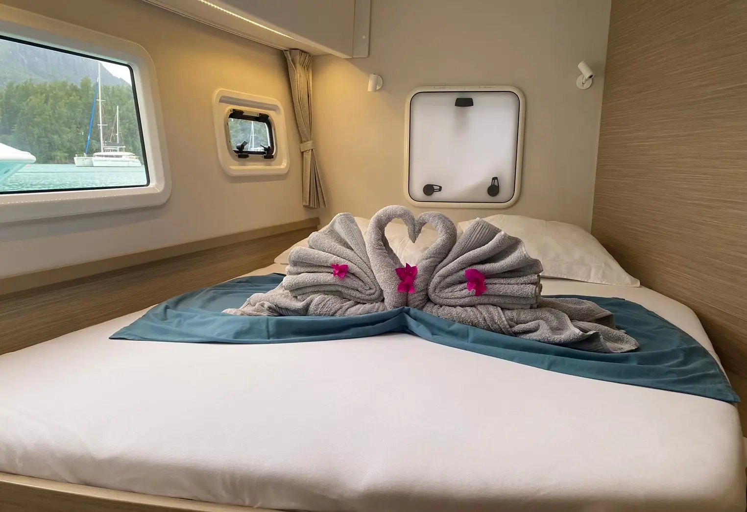 Victoria, Double Cabin 1
