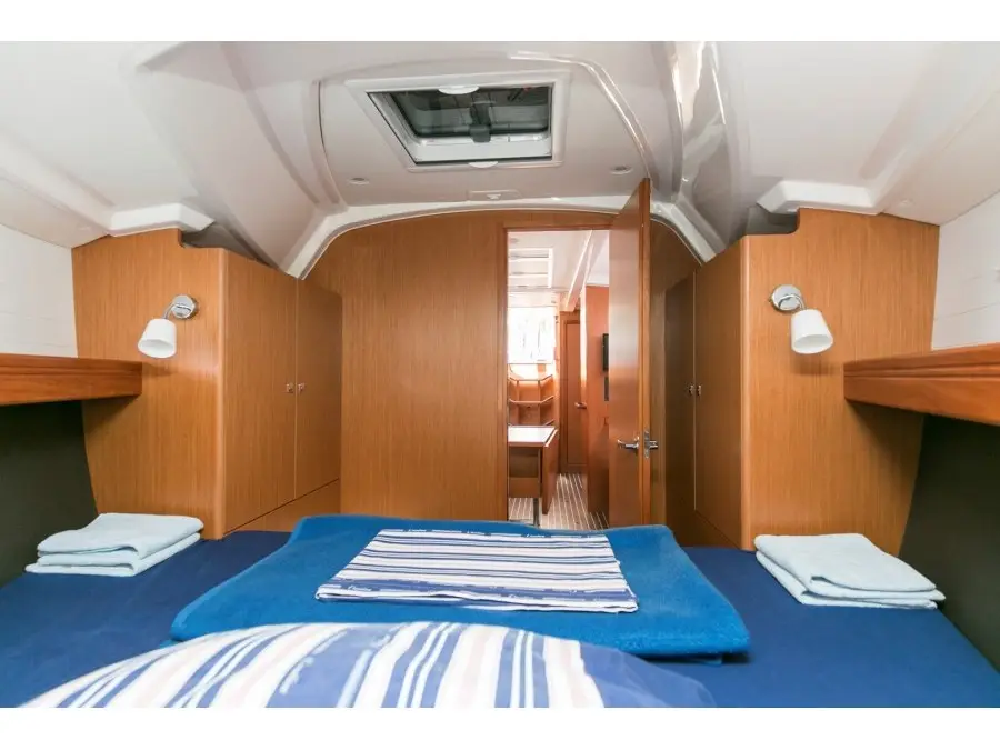 ALANI, Interior image