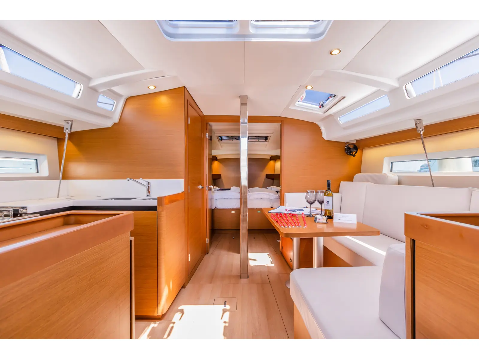 ARMONIA, Interior image