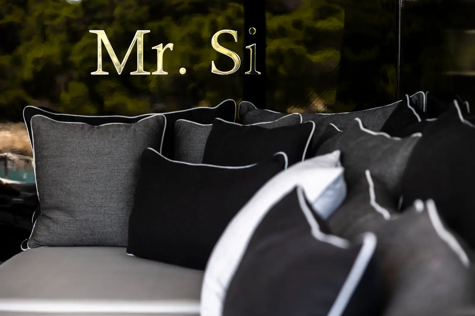 Mr.Si, photograph 5