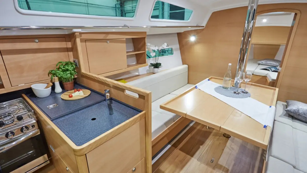 Sunsail Sun Odyssey 319 Classic, photograph 5