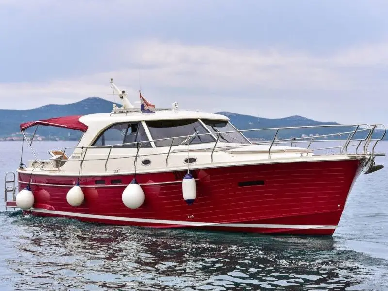 Renesansa, Adriana 44