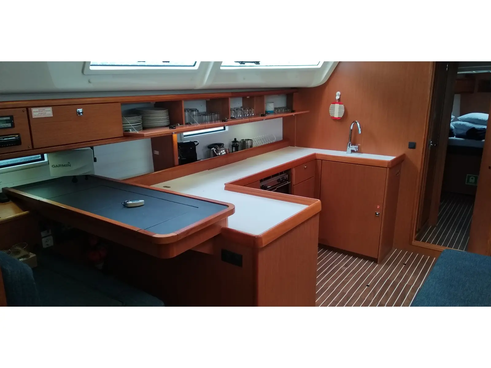 Ramnous, Interior image
