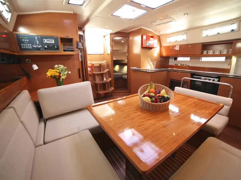 Sail Bravo, Interior image