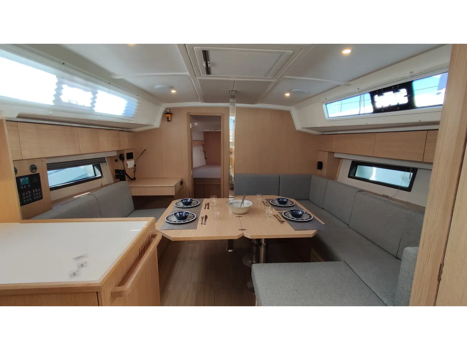 Celestia, Interior image