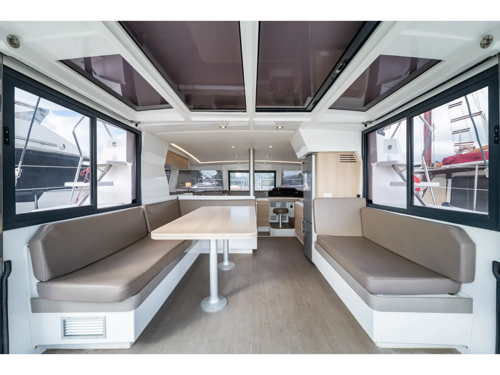 Theros, Interior image