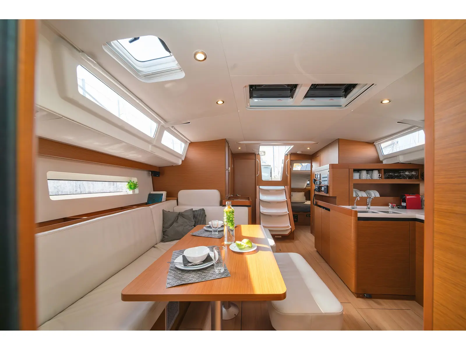 Calico Jack, Interior image
