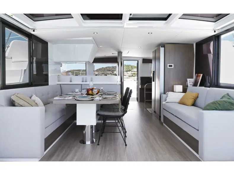 Nanann, Interior image