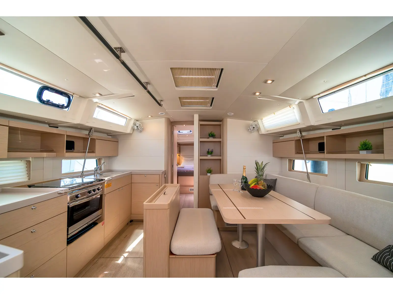 Pebbles, Interior image