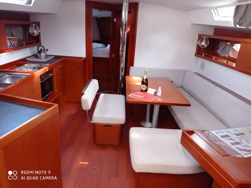 Soffia, Interior image