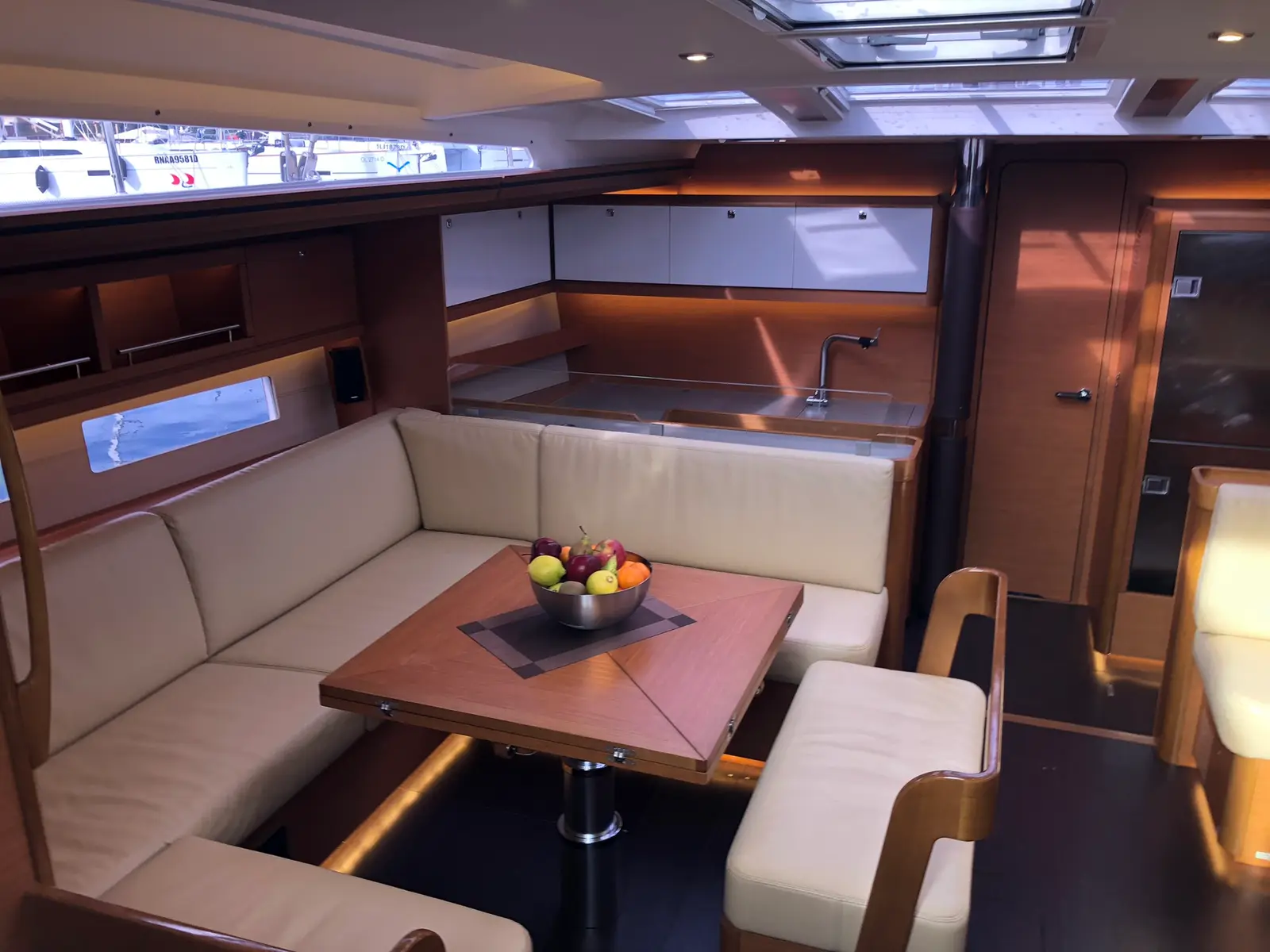Silente, Interior image