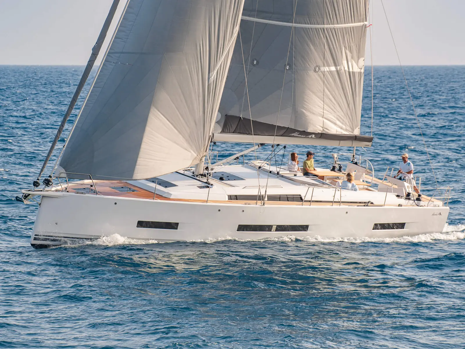 Sea Emerald - Skippered, Main image