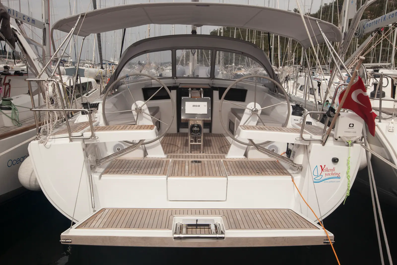 Atlas, Transom