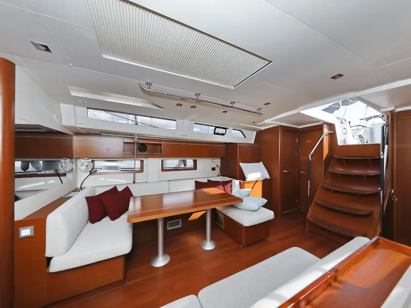 GREY GOOSE , Interior image