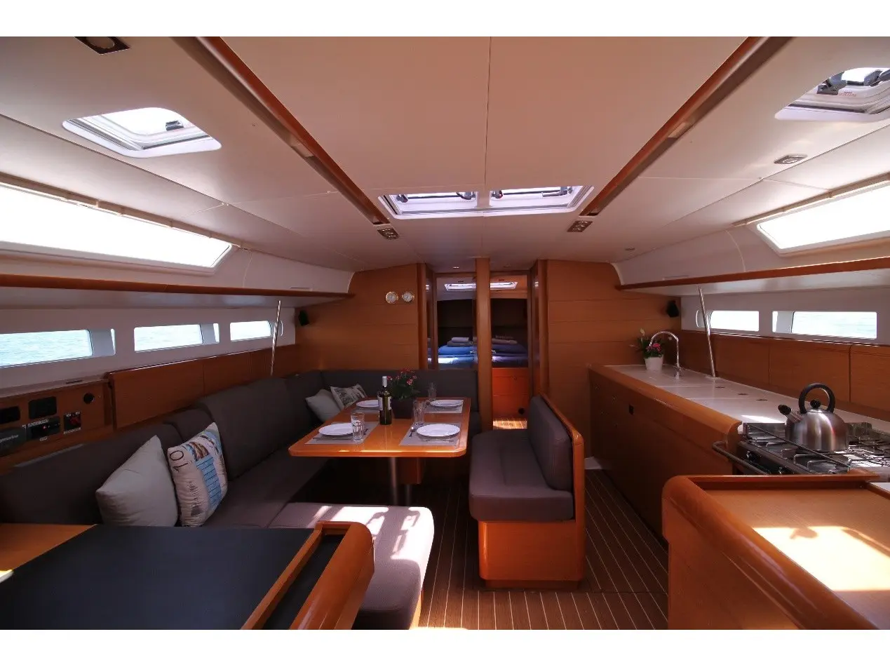 Jester - (A/C - Generator - Refit 2022), Interior image