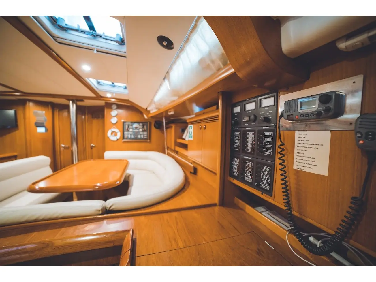 Anax, Interior image