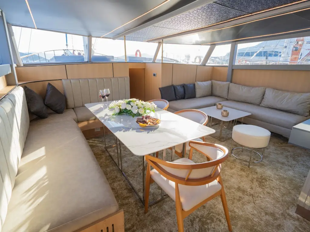 Prenses Alize, Interior image