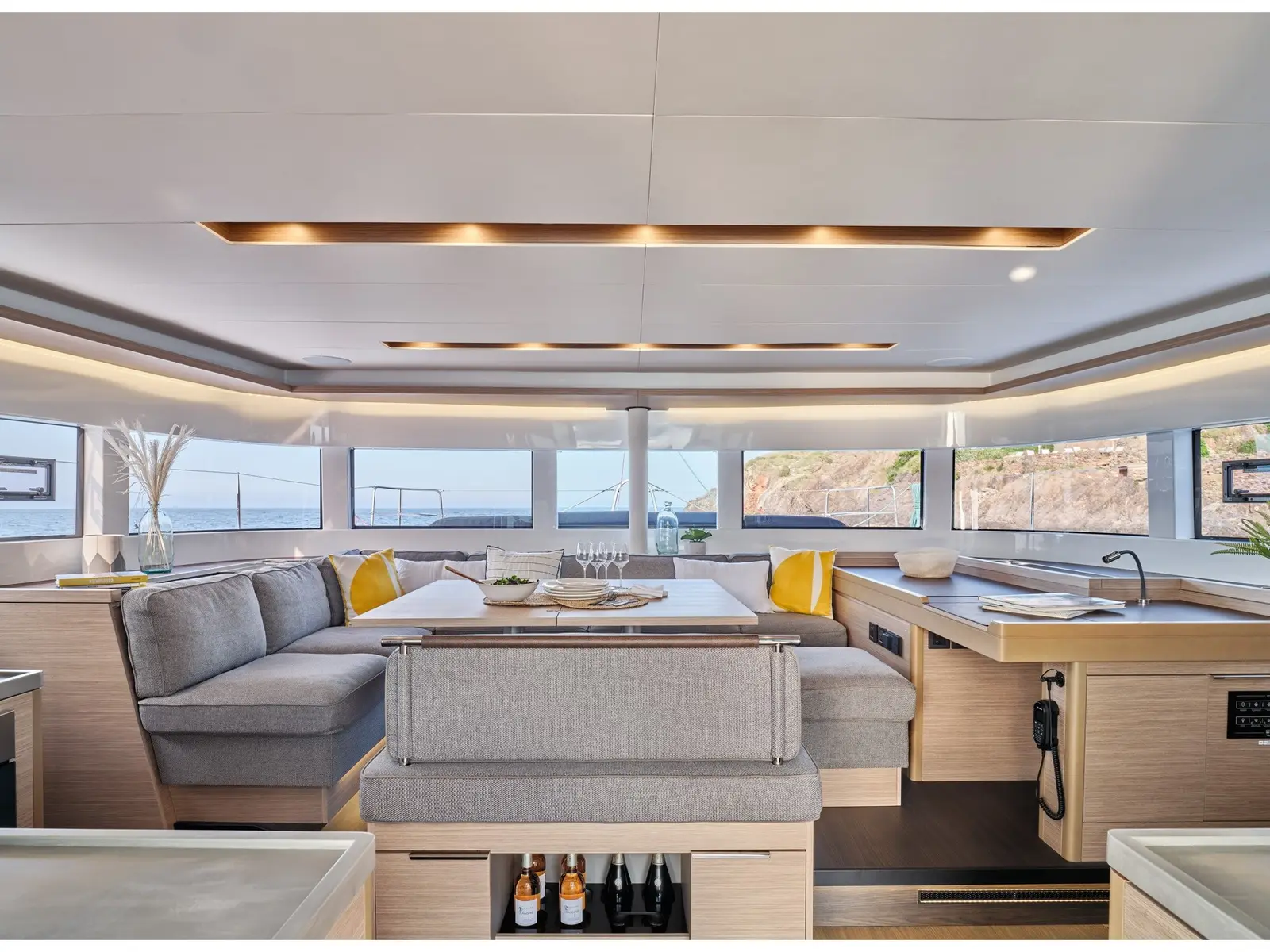 ALL FOR LOVE, Interior image