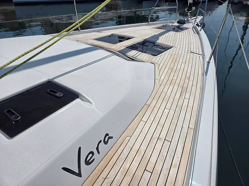 Vera, Dufour 44