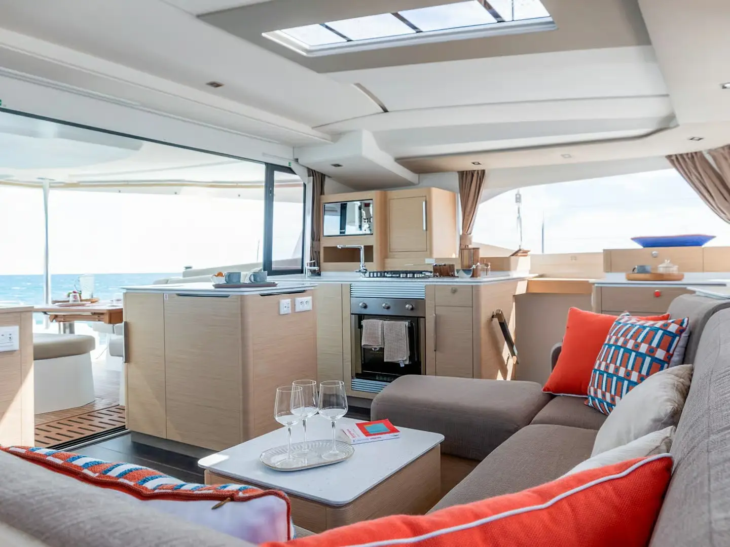 Simba, Interior image