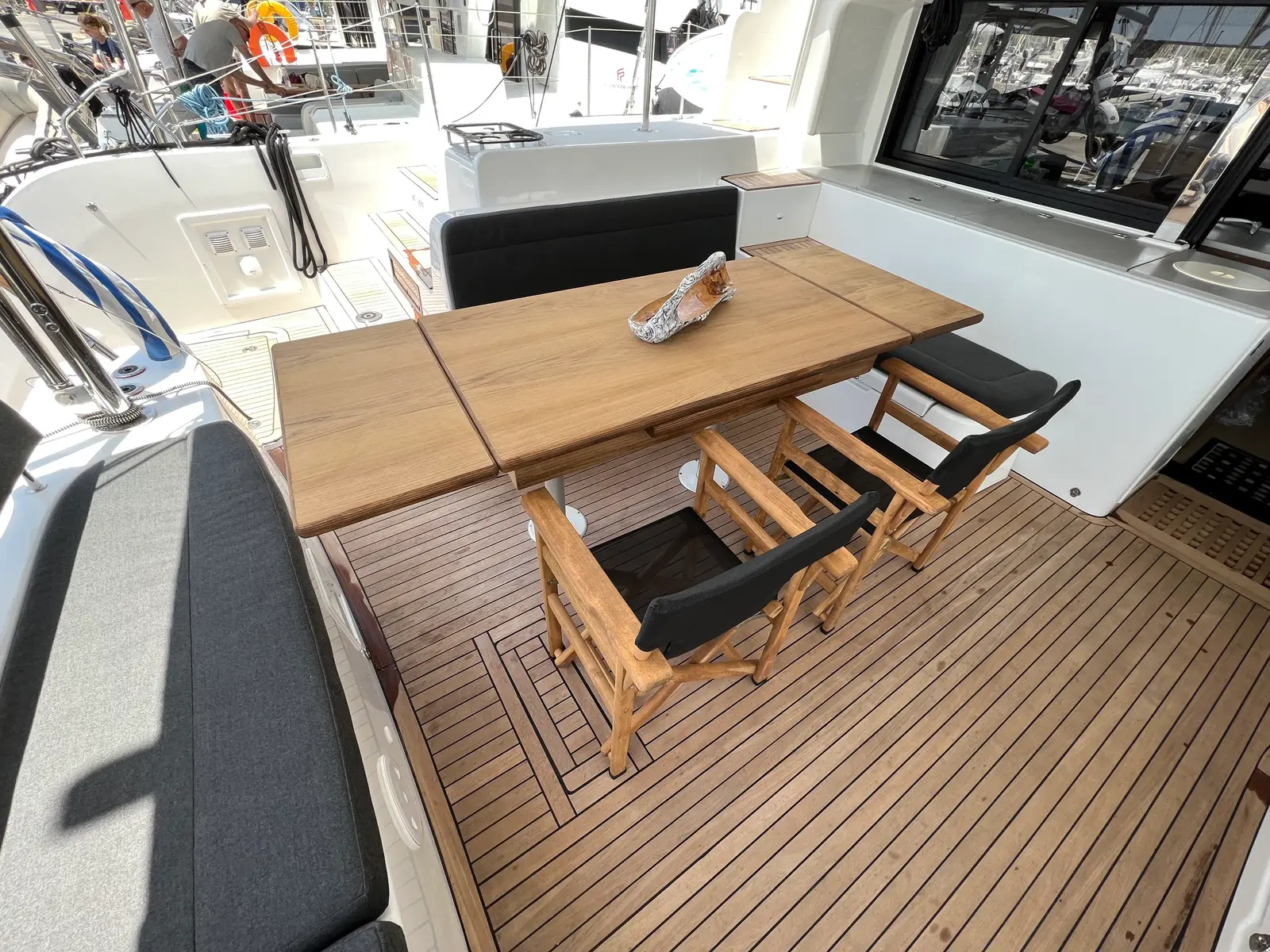 GALAXY (air condition, generator, water maker) _Skippered Only_, photograph 16