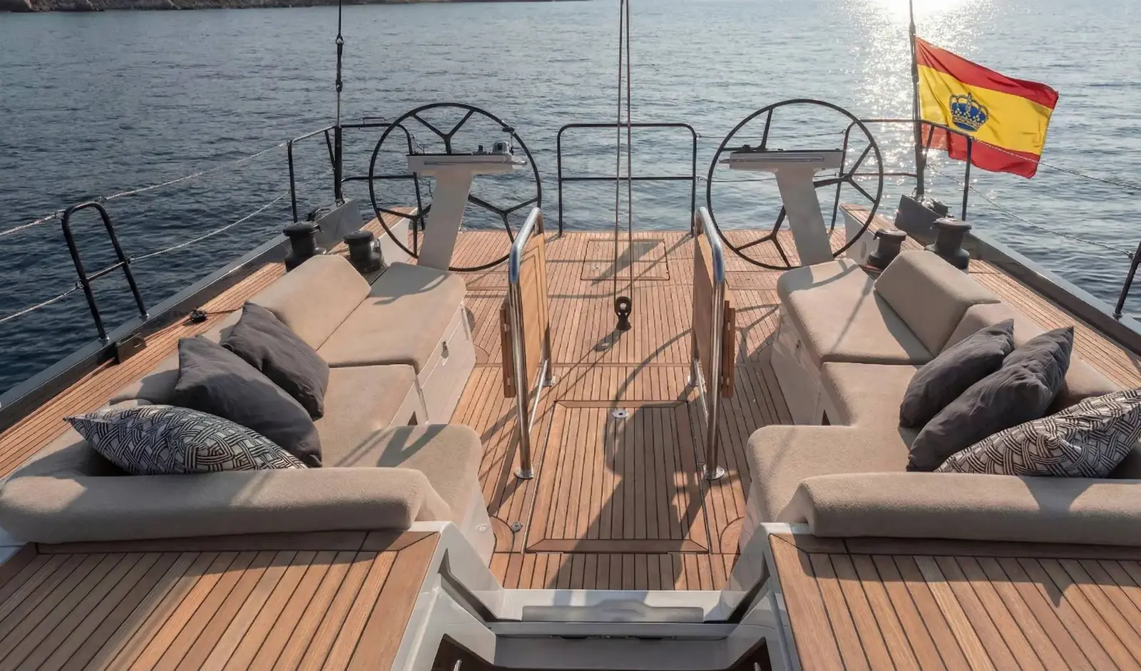 Premium +, Interior image