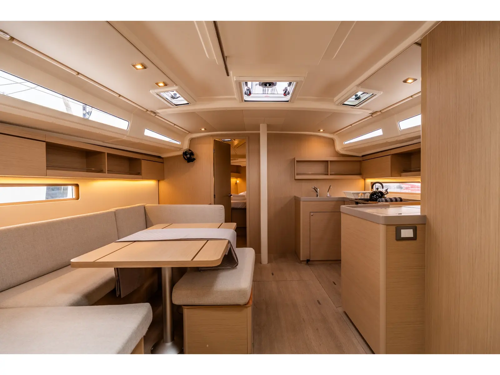 Lyra - Comfort line, Interior image