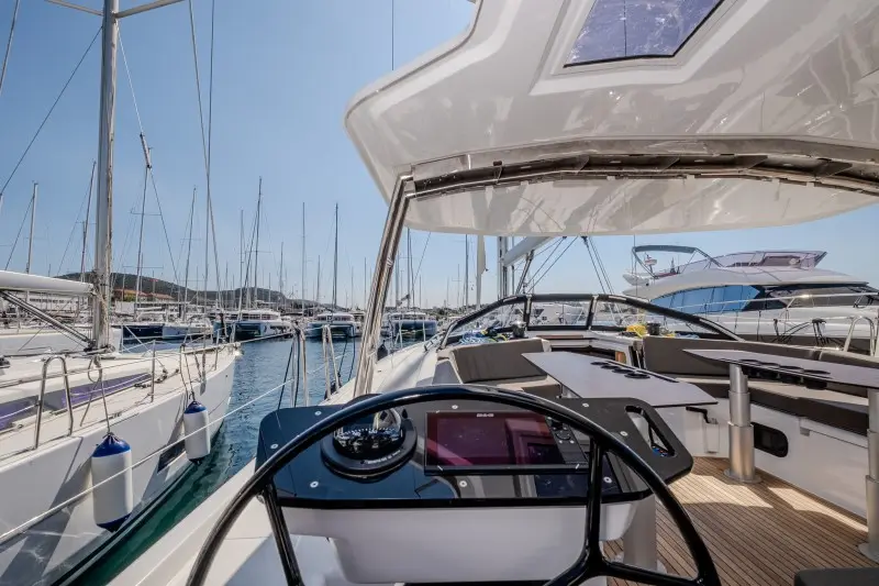 Nada, Dufour 48