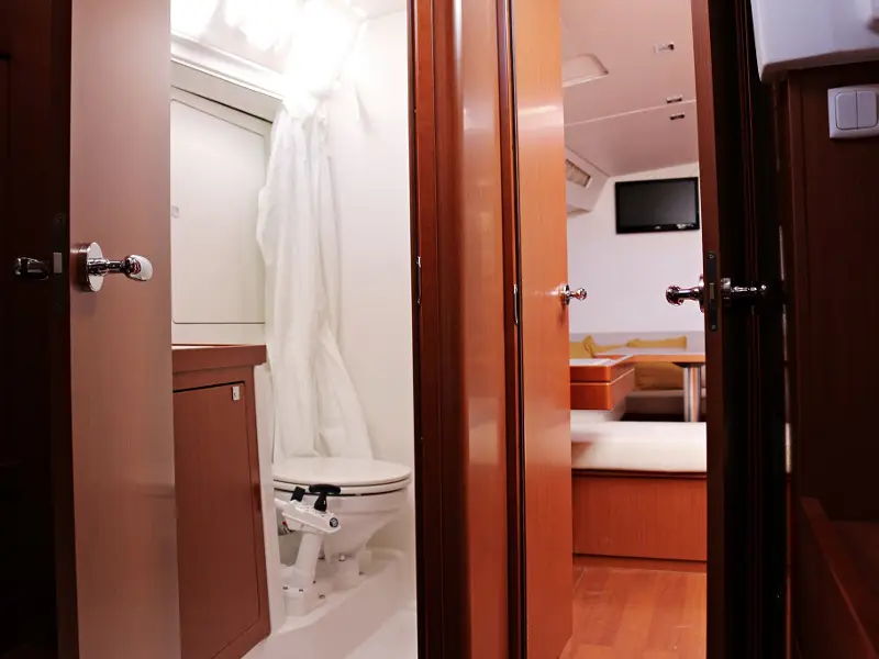 FILOMENA, Interior images