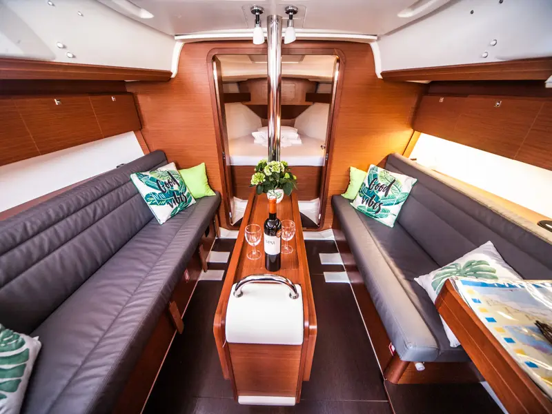 RONJA (new sails 2023.), Interior image